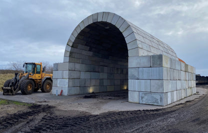 Valv, Mellan. 6.4M bred, 12M lång, 80CM