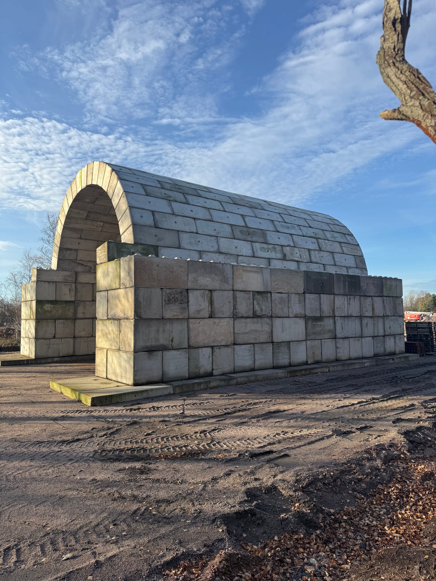 Valv, Mellan. 6.4M bred, 12M lång, 80CM